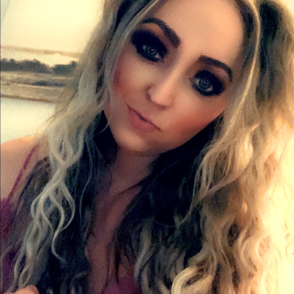 Meet your Posher, Carley